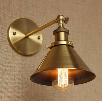 Vintage vägglampa i metall med pläterad mässingsfinish och E27-sockel