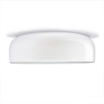 Taklampa i metall med modern europeisk design