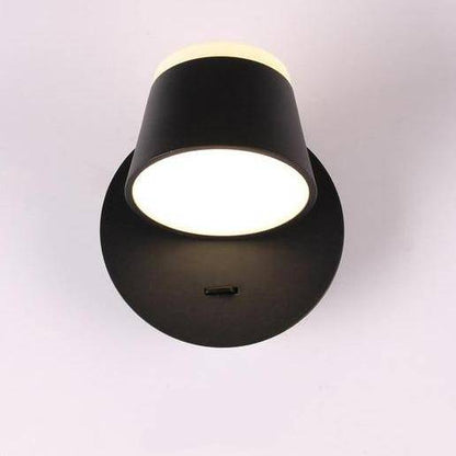 Modern vägglampa i metall med dimbar LED-funktion