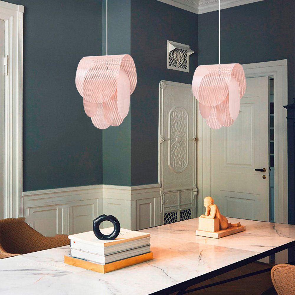 Modern perforerad metallpendel i rosa för kök matsal vardagsrum och sovrum