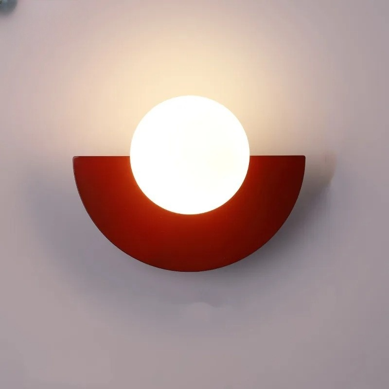 Nordisk vägglampa i färgad metall med LED för sovrum vardagsrum korridor