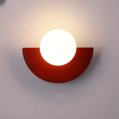 Nordisk vägglampa i färgad metall med LED för sovrum vardagsrum korridor