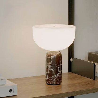 Elegant dekorativ bordslampa med marmormönster och modern postmodern design