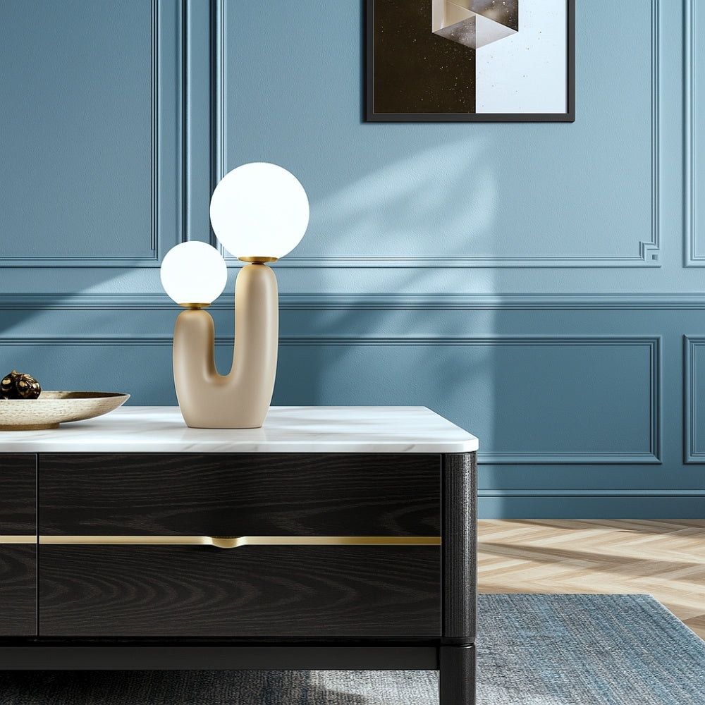 Konstnärlig bordslampa med resinbas och frostat glas – modern skulptur för sovrum och vardagsrum