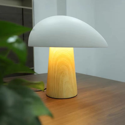Vit svampformad bordslampa med modern skandinavisk design för sovrum och vardagsrum
