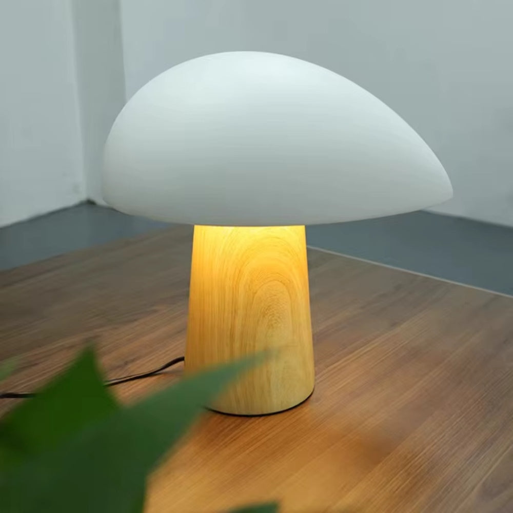 Vit svampformad bordslampa med modern skandinavisk design för sovrum och vardagsrum